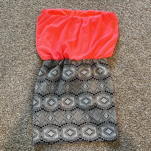 Dress - Picture 3 of 3